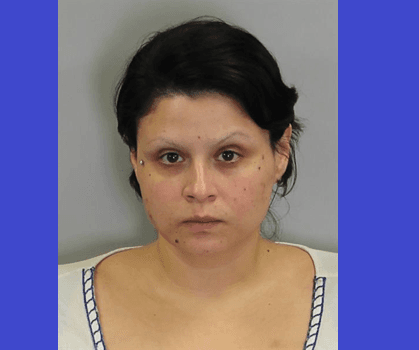 Arrestan a mujer por utilizar otra dirección para obtener servicios de alimentación y cable 