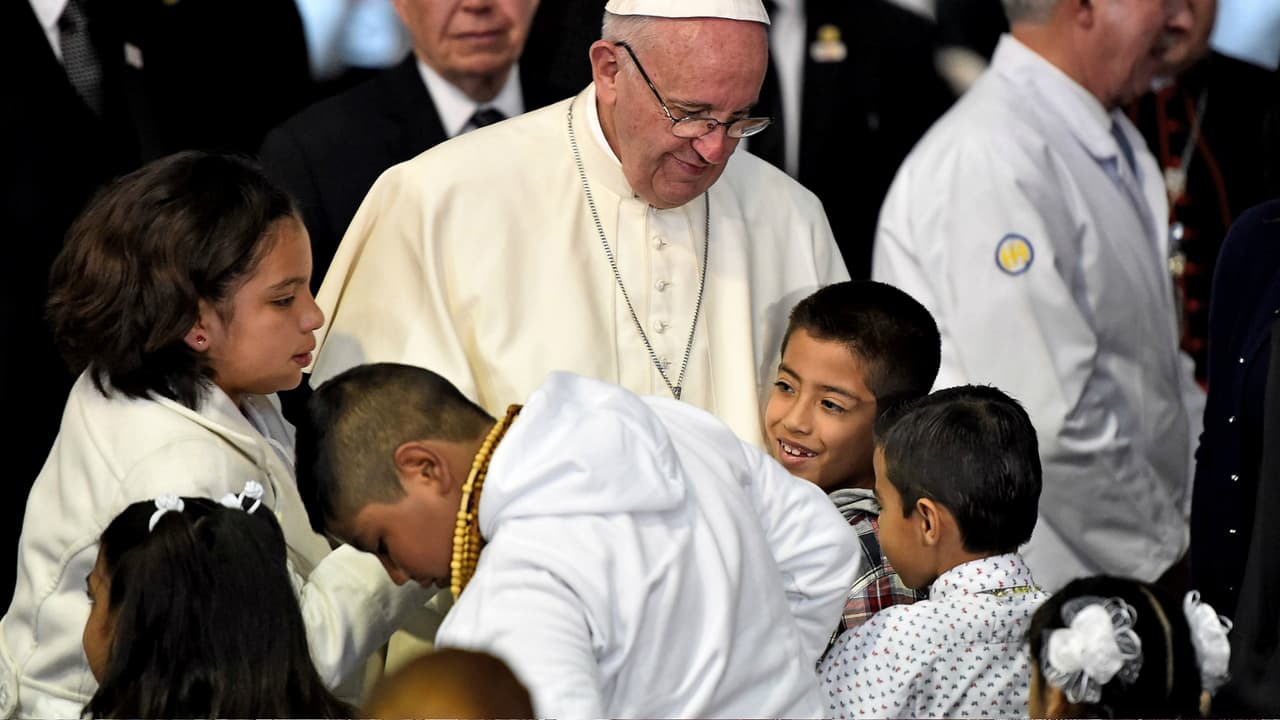 Papa Francisco convivió con niños de Hospital Infantil de México