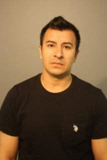 Jose Suarez-Gomez de 29 años eyaculó en la pierna de una mujer que se transportaba en un tren del CTA.