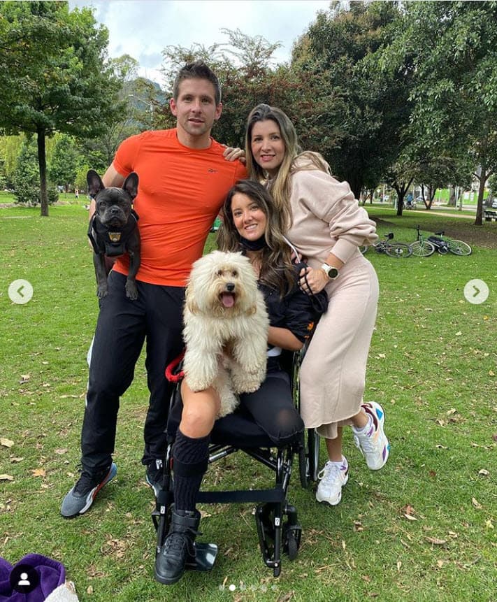 "Tus besos en mi espalda y tu alegría es todo para mí. Te amo infinito, mamita. Gracias por todo lo que has hecho y haces todos los días por mí".
<br>