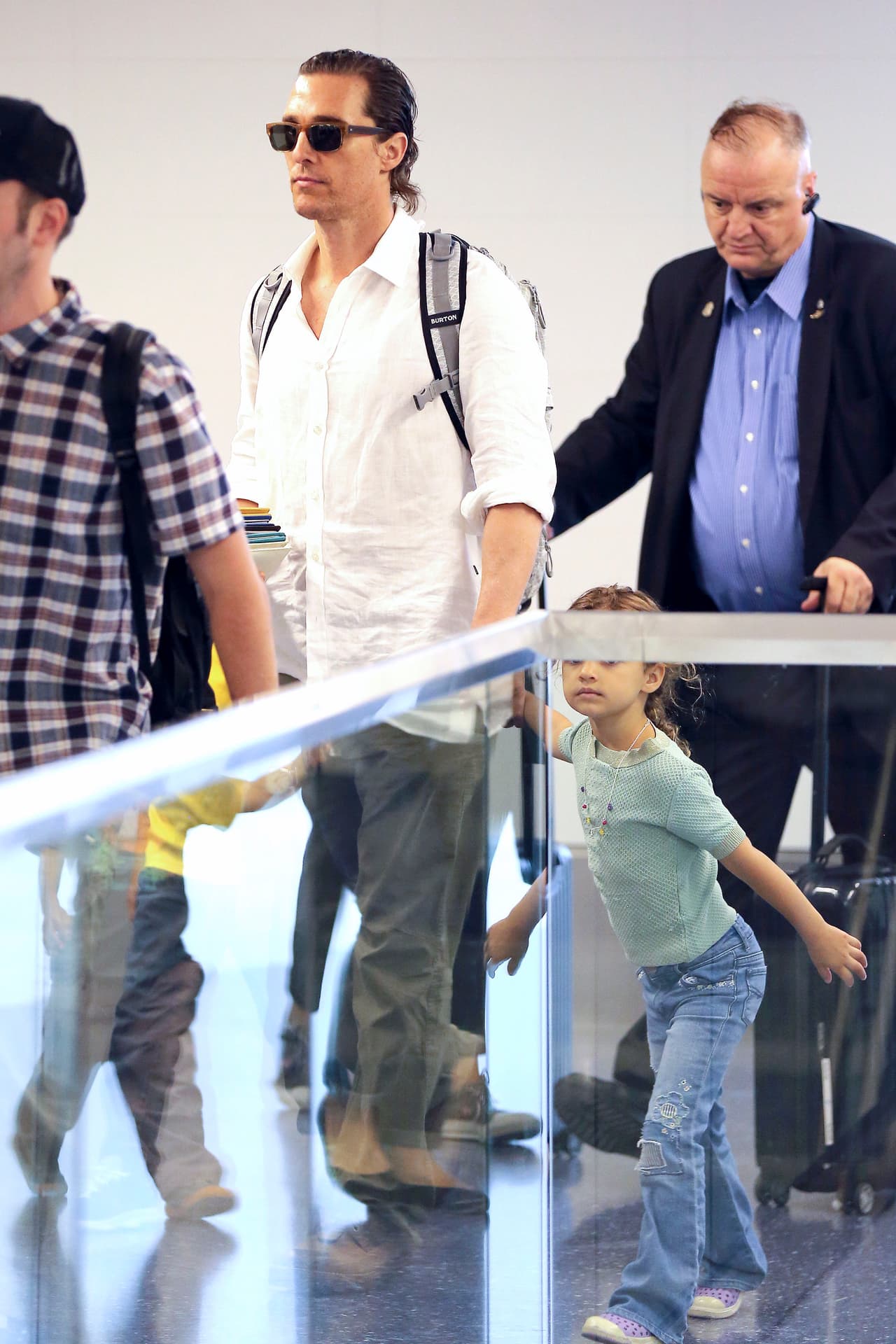 Levi y Vida son su adoración, con frecuencia los vemos en viajes y muy felices.