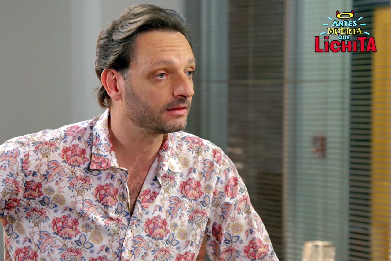 Elías le cuenta a Alicia que Sandra es la nueva Directora General de la agencia Madelene.