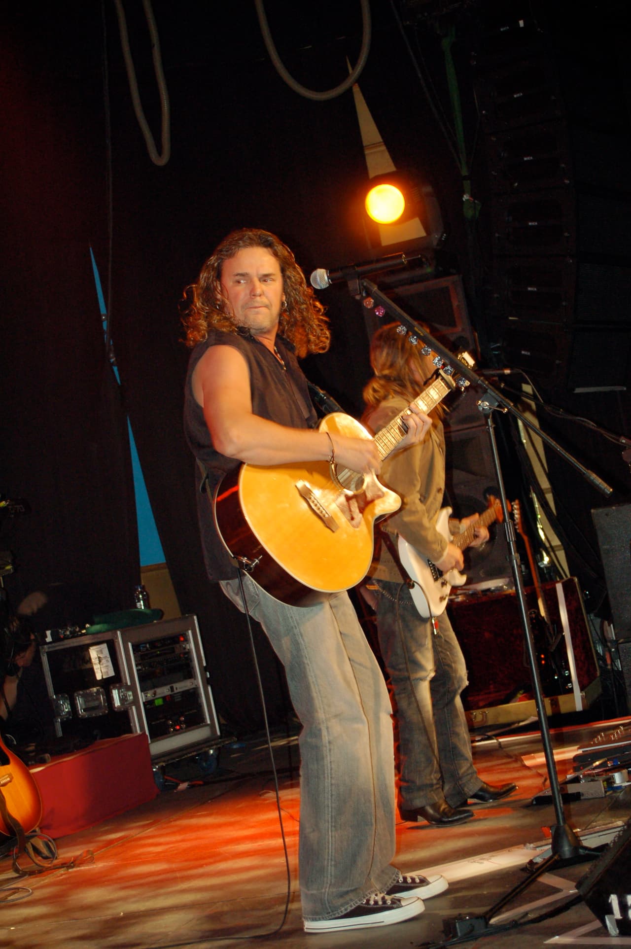 Zapata era socio de la agrupación, tenía el cincuenta por ciento de una empresa productora y promotora del cuarteto musical.