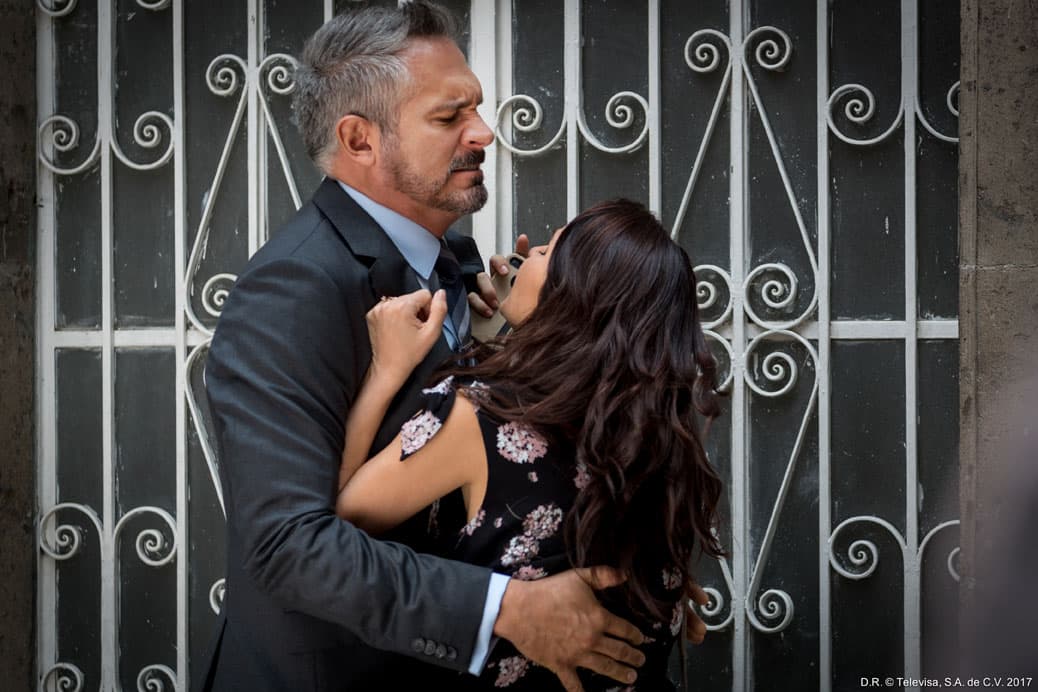 Arath de la Torre es otro que compite en esta terna, 'Andrés' ha demostrado que es un cínico ambicioso en 'Caer en tentación'.