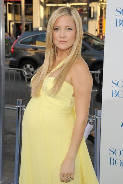 Después de su segundo embarazo en menos de dos meses recuperó la fabulosa figura que tiene, y creemos que fue gracias al yoga que practica.