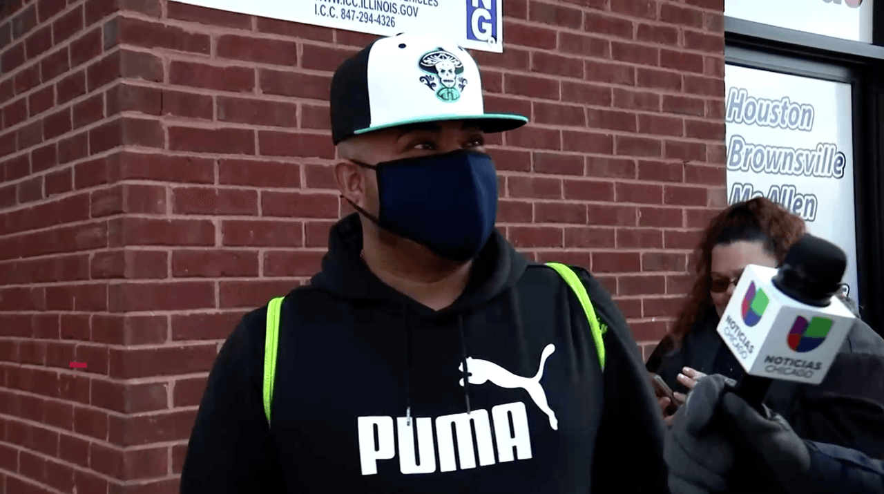 Residentes de Chicago viajan a México, aunque los CDC piden no hacerlo debido al coronavirus