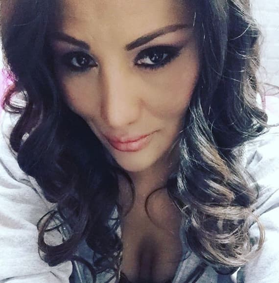 Una guerrera dentro y fuera del ring, conoce este sábado más de su historia.