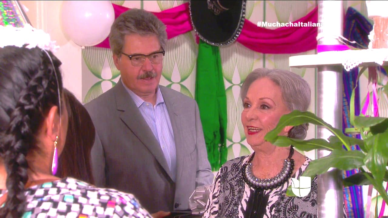 ¡Esa sí que es una sorpresa! Doña Eloísa también fue invitada a tu fiesta Fiorella.