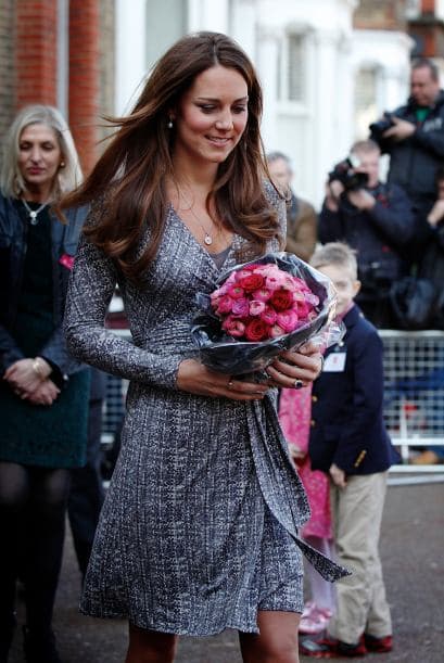 Ya sabes las claves del estilo de Kate Middleton. Sigue su estilo y luce siempre sofisticada durante tu embarazo.