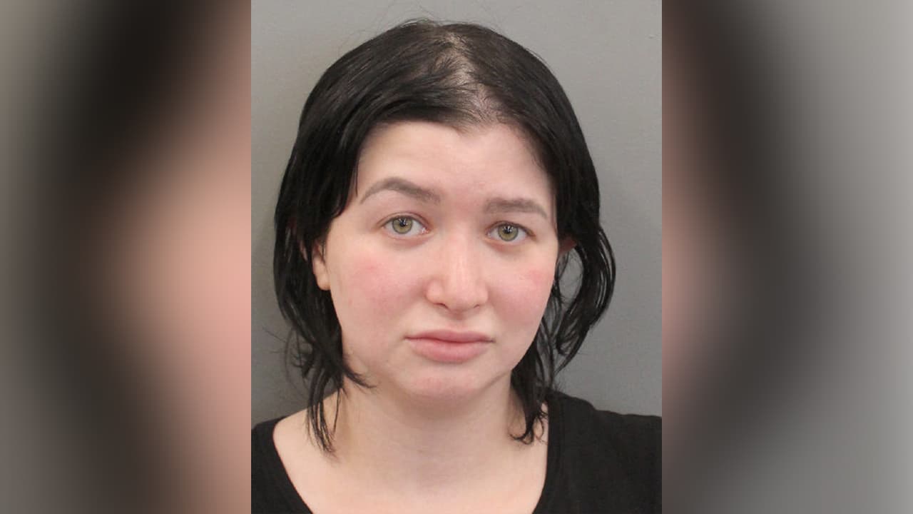 La mujer es señalada de asesinar a su hijo para cobrar el seguro de vida, indica KTRK.