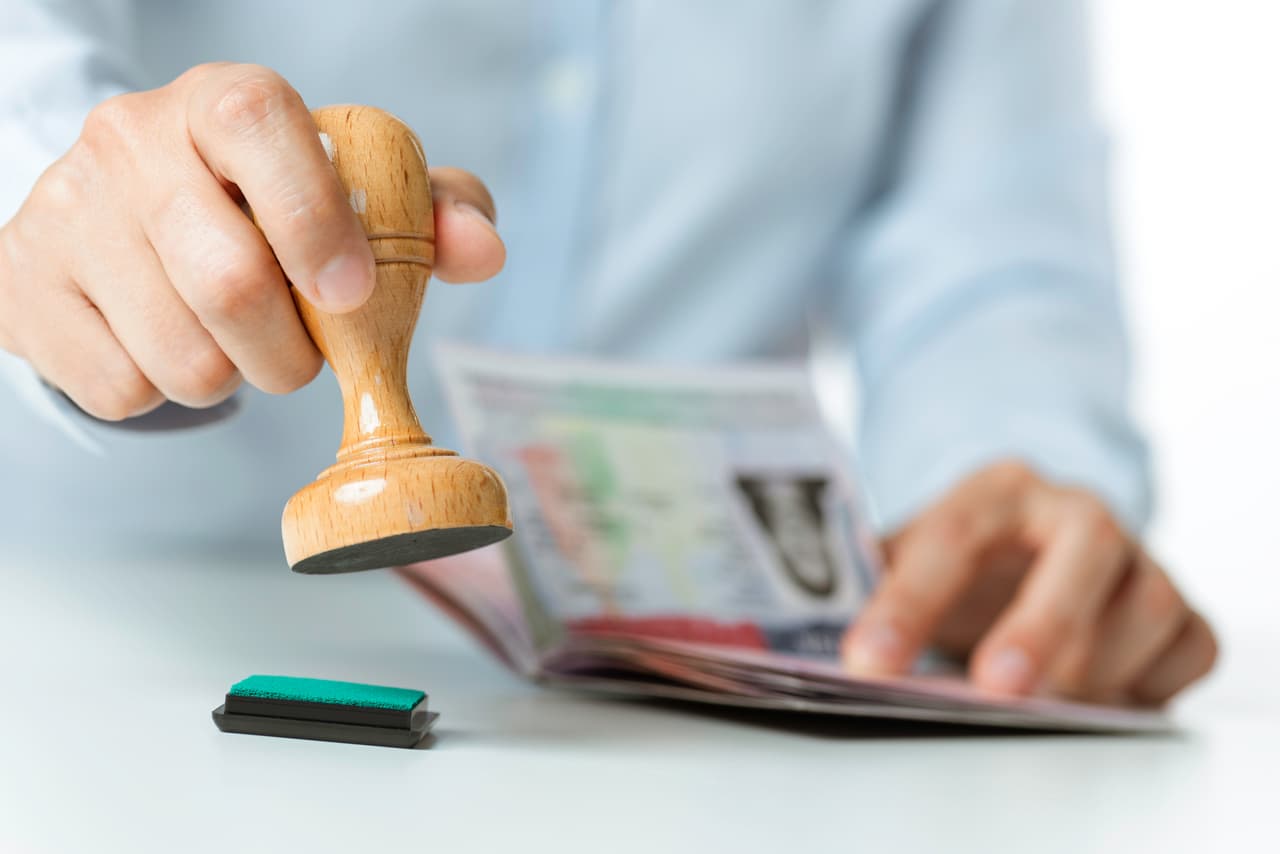 Alrededor de 10 millones de estadounidenses viven fuera del país, de acuerdo con cifras del Departamento de Estado recopiladas en el estudio 
<i>Where do Americans who leave the USA Go? </i>(¿A dónde van los estadounidenses que dejan EEUU?). Estos son los 15 principales destinos en 2022, según el reporte.