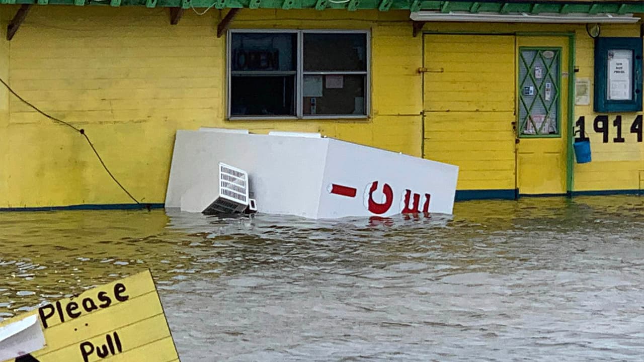 Las playas Surfside y Quintana se han visto afectadas por el fenómeno meteorológico.
