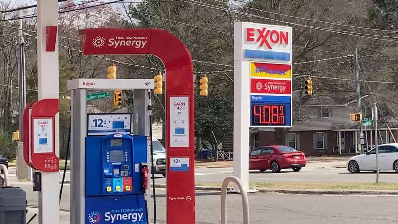 Ramos asegura que se esperan más aumentos en la gasolina tras la prohibición a la exportación de petróleo ruso anunciada por el presidente Joe Biden como sanción al conflicto con Ucrania.