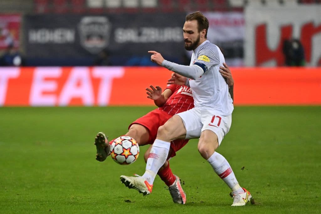 Sevilla tropieza frente al Salzburg y se despiden de la UEFA Champions League