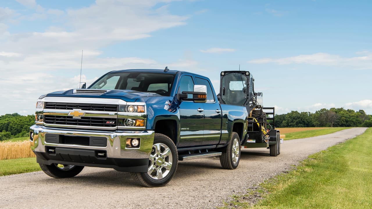<h3 class="cms-h3-H3">7. Chevrolet Silverado 2500 HD Crew Cab</h3>
<br>Se trata de la misma camioneta que ocupó el octavo lugar, pero con emblemas y respaldo Chevrolet. Los dueños de la pickup de trabajo pasado con capacidad de 3/4s de tonelada y cabina doble de Chevrolet recorren un promedio de 17,700 millas por año. Carvana no distingue entre las camionetas HD con motor diésel o con motor a gasolina.
<br>
<br>La actual generación de la Chevrolet Silverado fue presentada en 2014 y será sustituida por un modelo nuevo en 2020. 
<br>