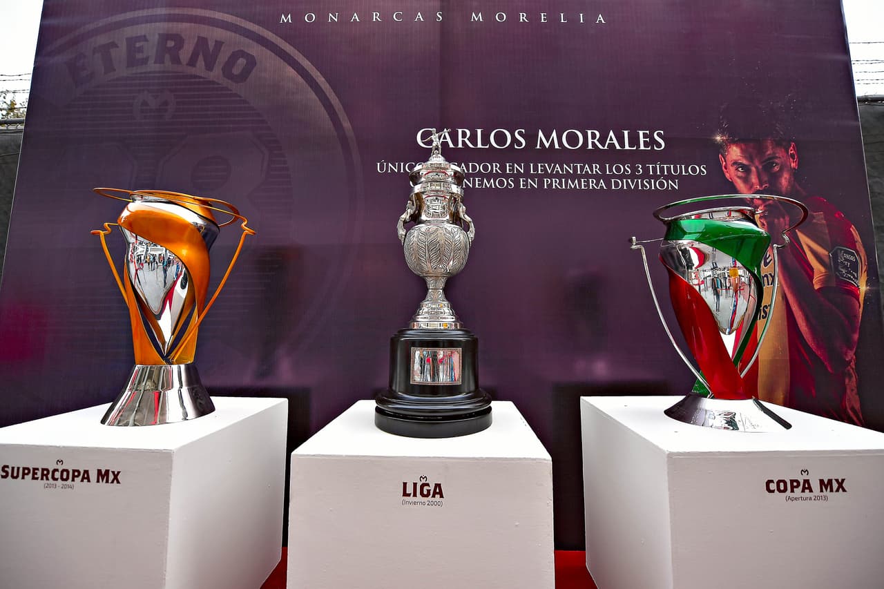 Estos son los tres trofeos que conquistó Carlos Morales con Monarcas Morelia.