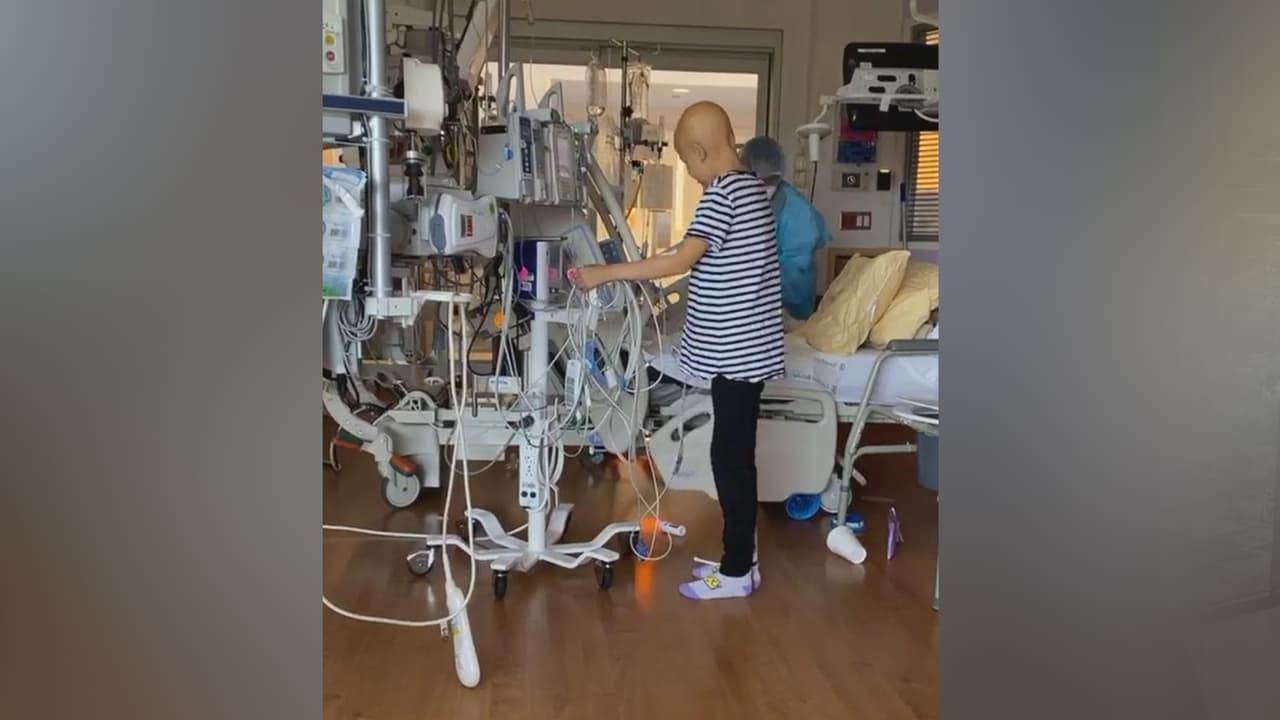 Gigi fue internada en el Hospital de Niños en Houston, en cuidados intensivos y estuvo en tratamiento por varias semanas.