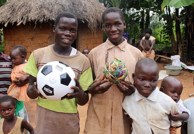 Aquí una imagen del balón que tenían y los nuevos.