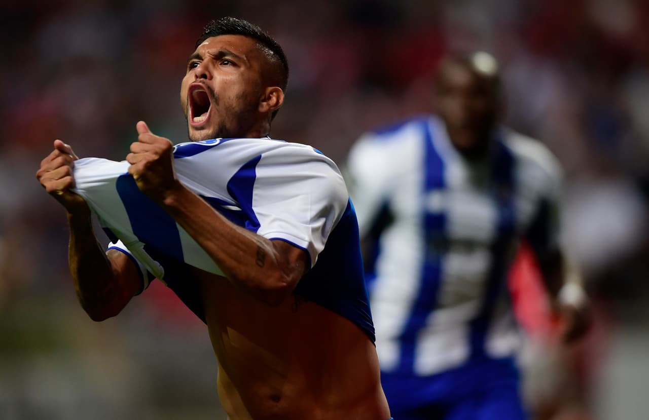 Jesús Corona ha sido uno de los mexicanos con mayor regularidad durante el año en el fútbol internacional con Porto, siendo una de las cartas del ataque en el club portugués.