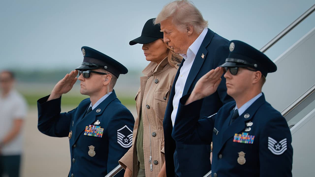 No invitan a medios de comunicación a reunión con Trump en visita por inundaciones en Texas