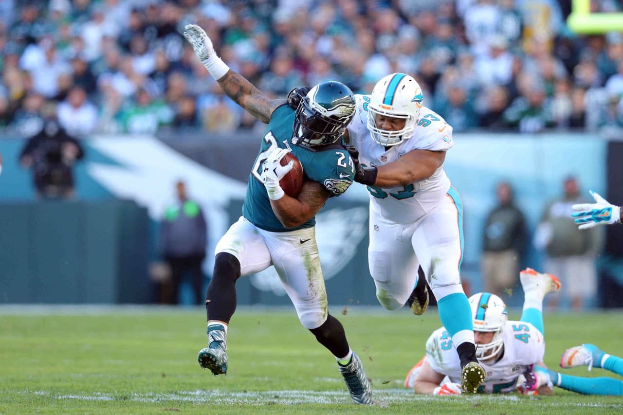 El corredor Ryan Mathews de los Eagles no entrenó debido a una conmoción