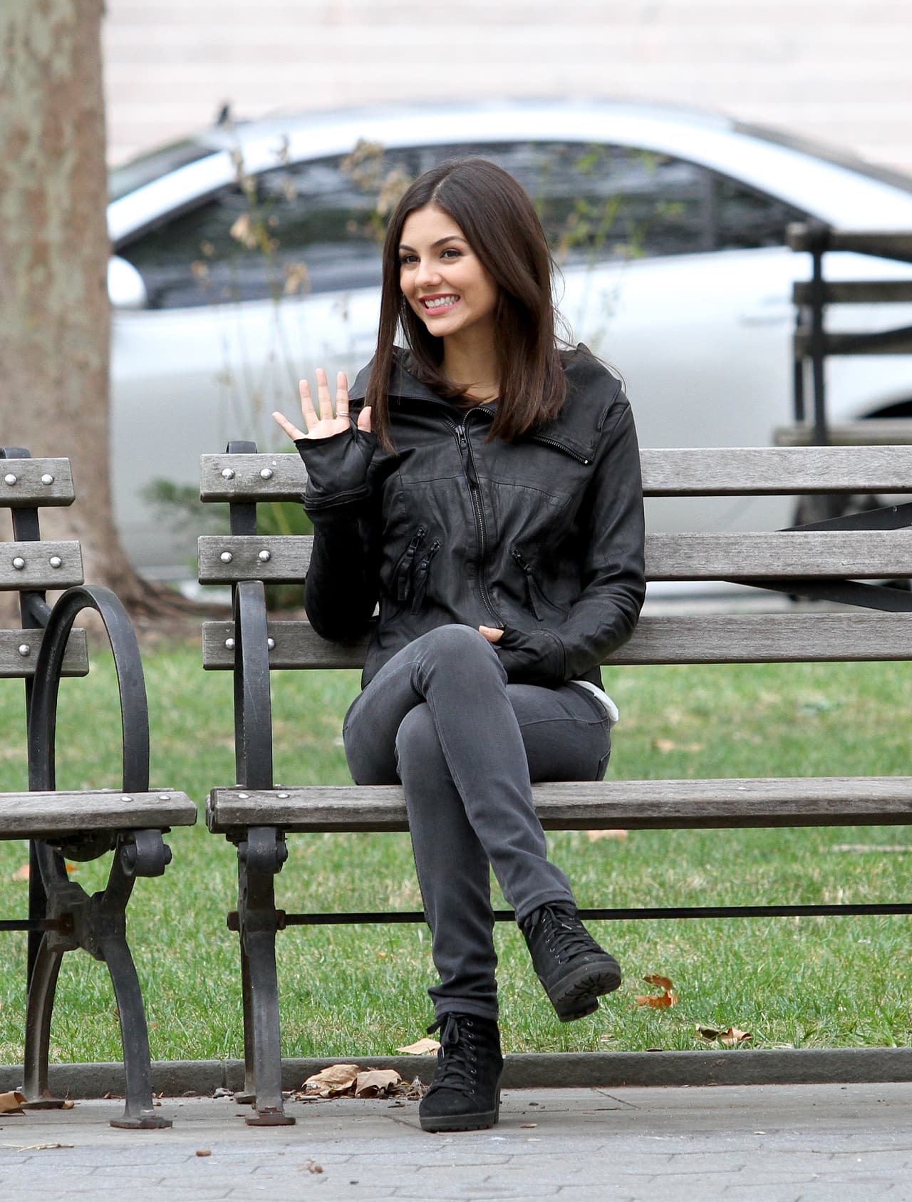 ¡Lo perfecto de los tonos oscuros es que no se necesita usar mucho para lucir preciosa!