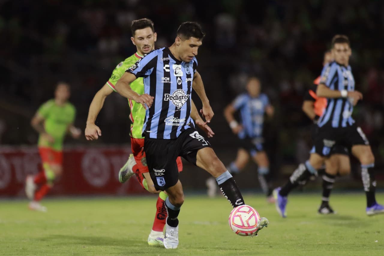 El defensa mexicano Jordan Silva dejó al América para firmar con Querétaro.