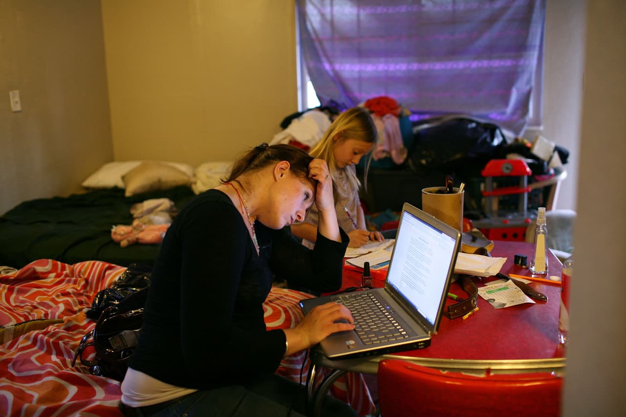 Congresista que busca su reelección presenta proyecto de ley para prevenir delitos cibernéticos contra estudiantes