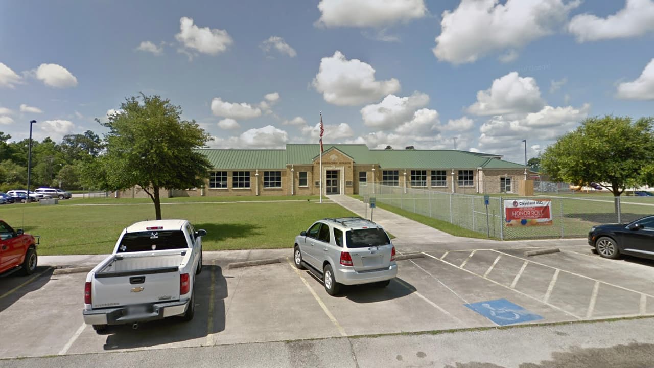 Detienen a un sospechoso por una amenaza telefónica a la Cleveland High School 