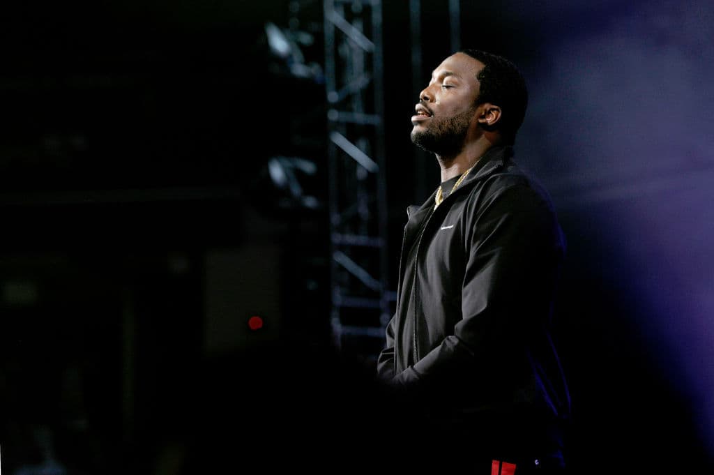 'War pain' by Meek Mill feat. Omelly was sampled from Aretha's Franklin, 'In the sunshine'.