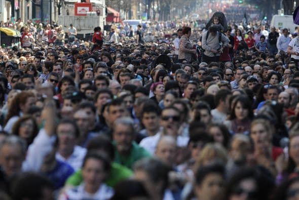 "Pasamos por tiempos verdaderamente difíciles, estamos padeciendo", declaró Ángel Andrino, desempleado de 31 años que fue despedido poco después de entrar en vigor la reforma laboral.