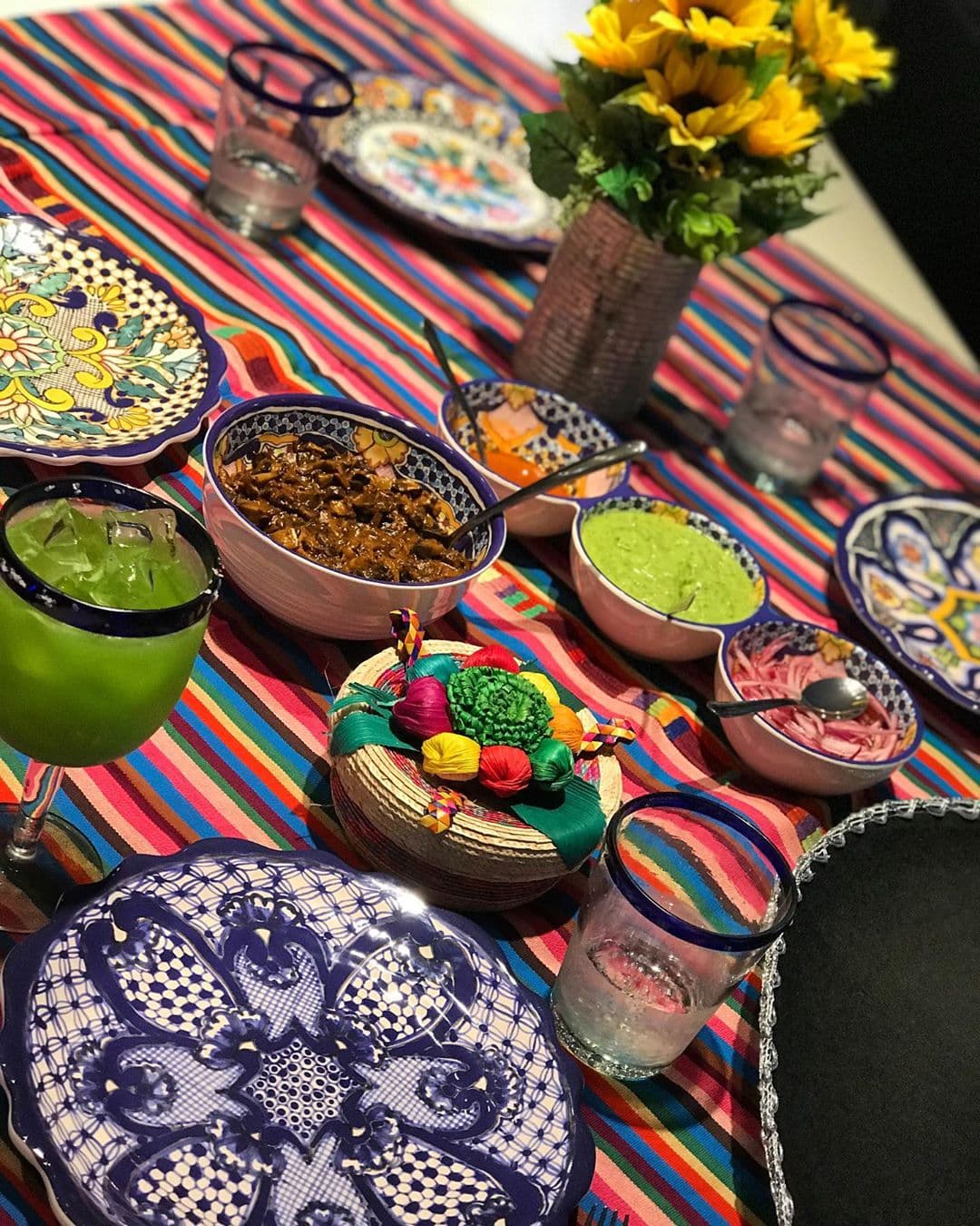 ¿Y qué tal los platillos que con tal propósito se disfrutaron en casa de Karlita? Para chuparse los dedos.