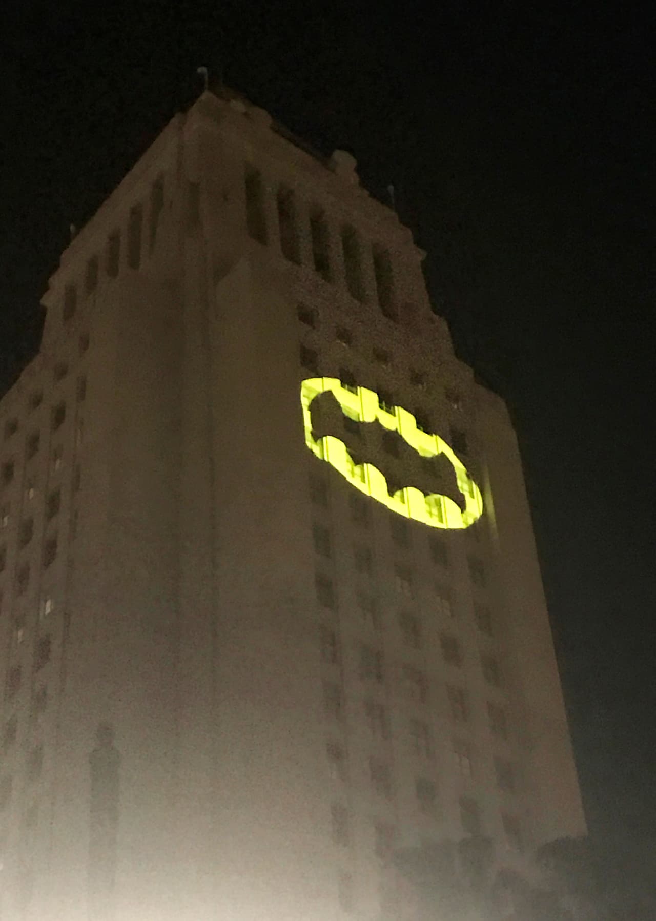 La batiseñal era un llamado de auxilio al superhéroe.