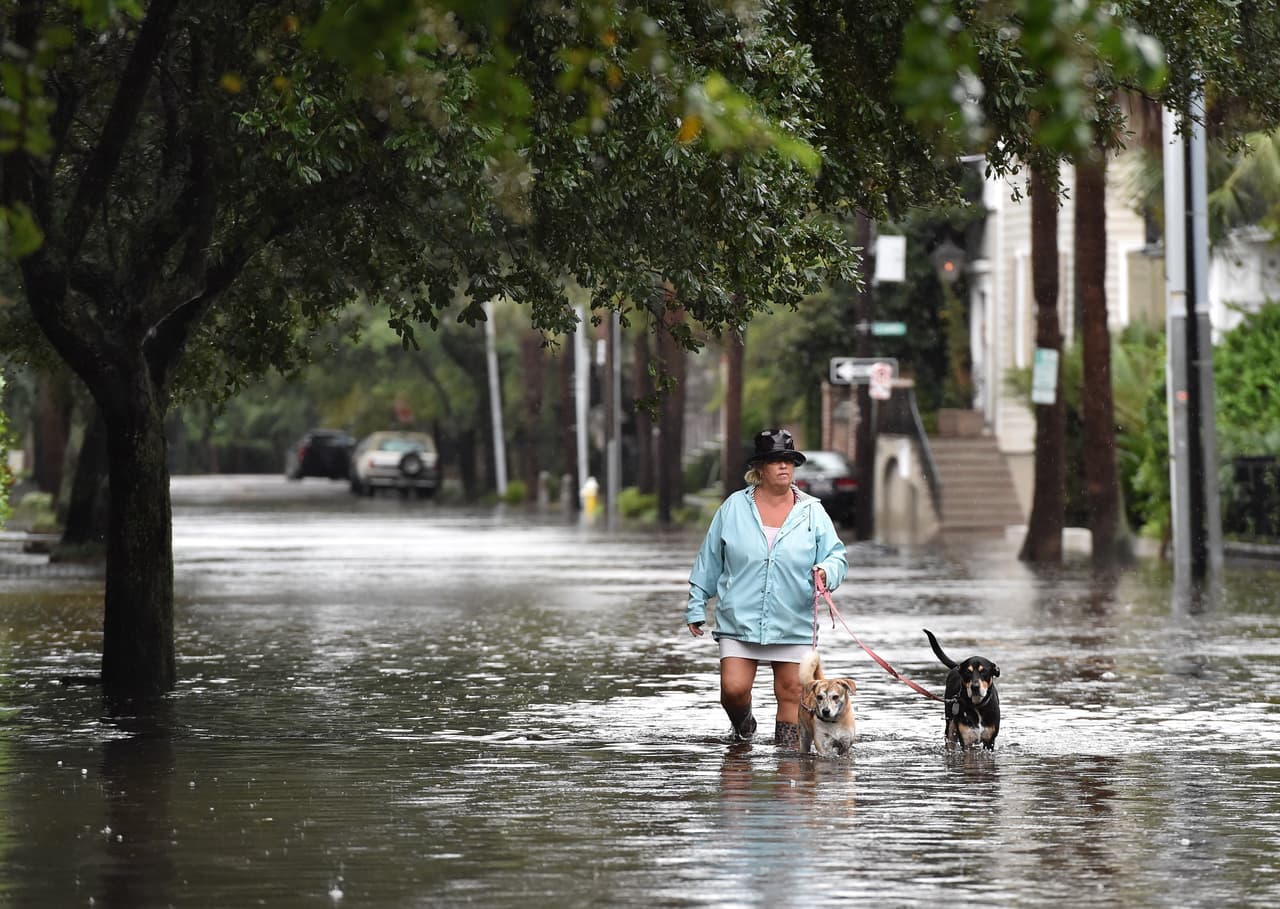 El Servicio Meteorológico Nacional en Charleston declaró emergencia de inundación repentina para condados como Charleston, Berkeley y Dorchester.