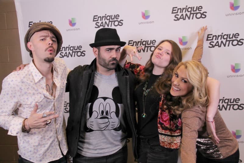 Enrique y Luisa con Jesse & Joy.