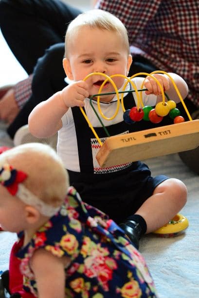 Al parecer, mientras jugaba con los otros niños, George arrebató un juguete a una de las niñas, que por supuesto gritó con fuerza.