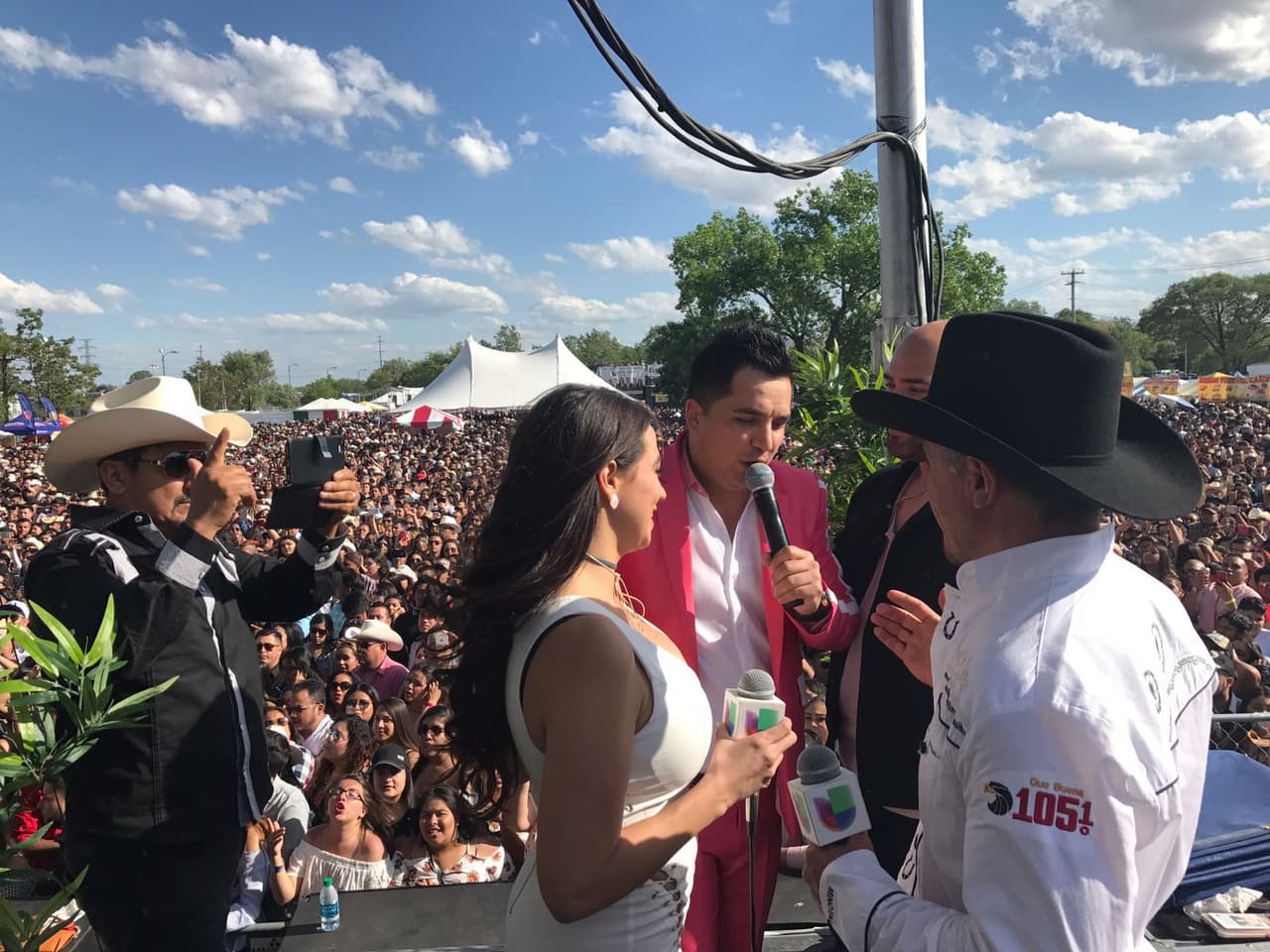 Para Raúl 'El Pelón', Carla Medrano y El Feo será muy difícil borrar de sus mentes lo vivido en la ciudad de los vientos después de este gran evento al lado de La Arrolladora Banda El Limón, Gerardo Ortiz, Calibre 50 y más.