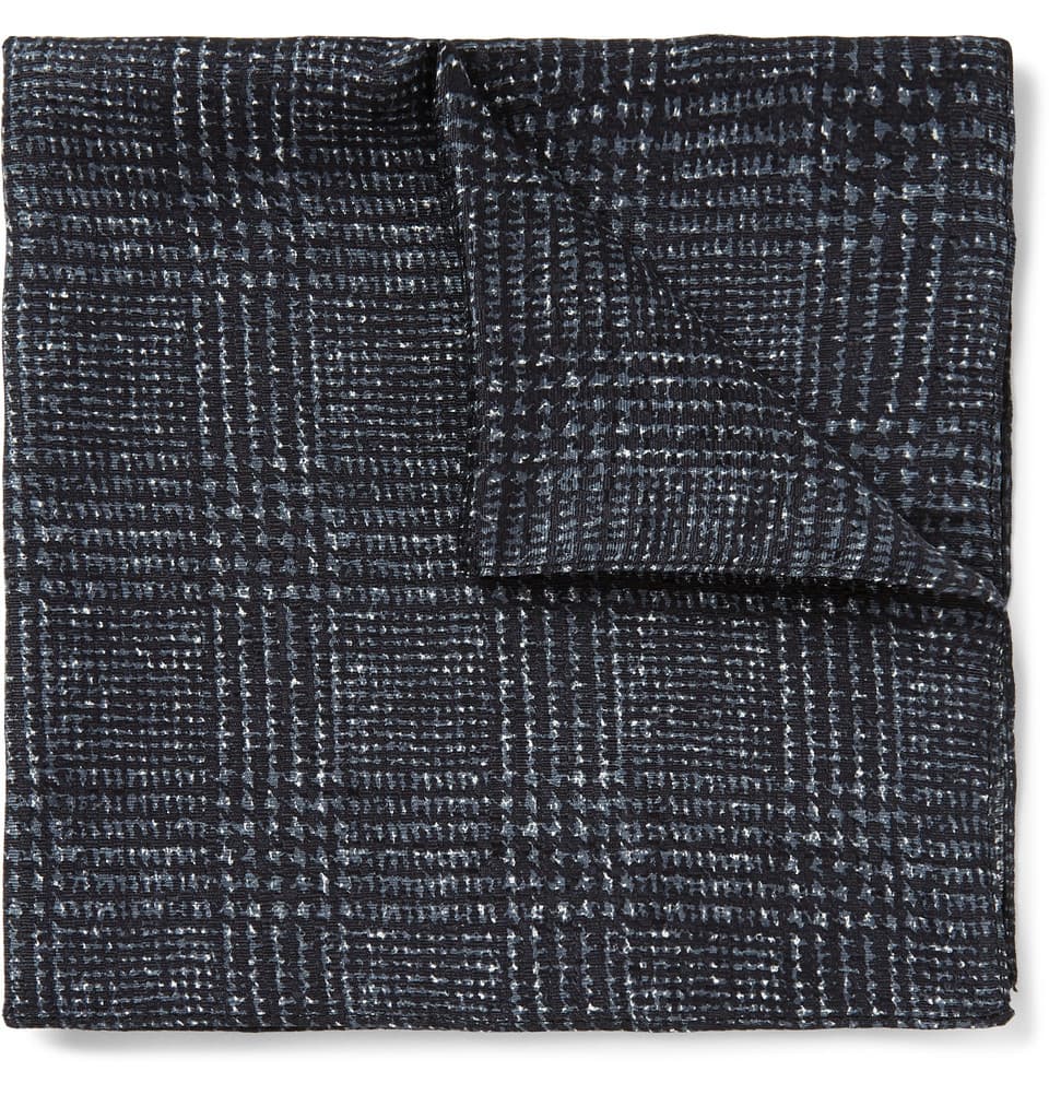Para él: Pañuelo de seda con estampado de Príncipe de Gales, Hugo Boss.