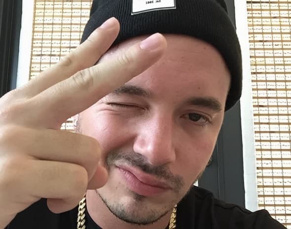 Bueno, hasta hicieron una campaña para prohibirle la entrada a la ciudad. El usuario @tavo80s difundió una imagen que iba acompañada de un mensaje que decía que como era posible que él se expresara así de las mujeres.