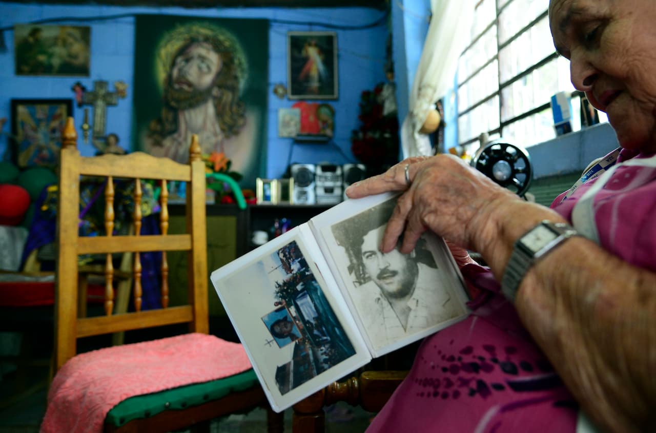 ¿Sabes cómo inició su imperio? Robando y revendiendo lápidas.