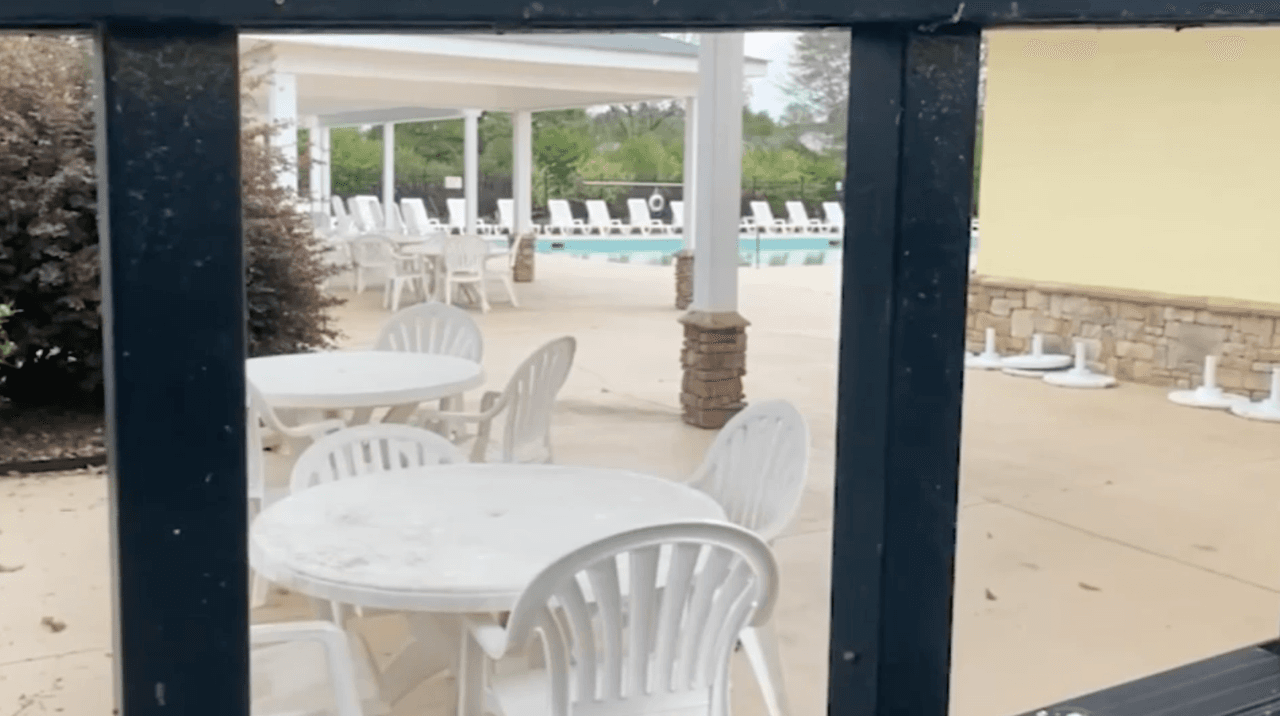 Niño de 2 años muere ahogado en una piscina en Raleigh: bombero pide escuchar estas recomendaciones