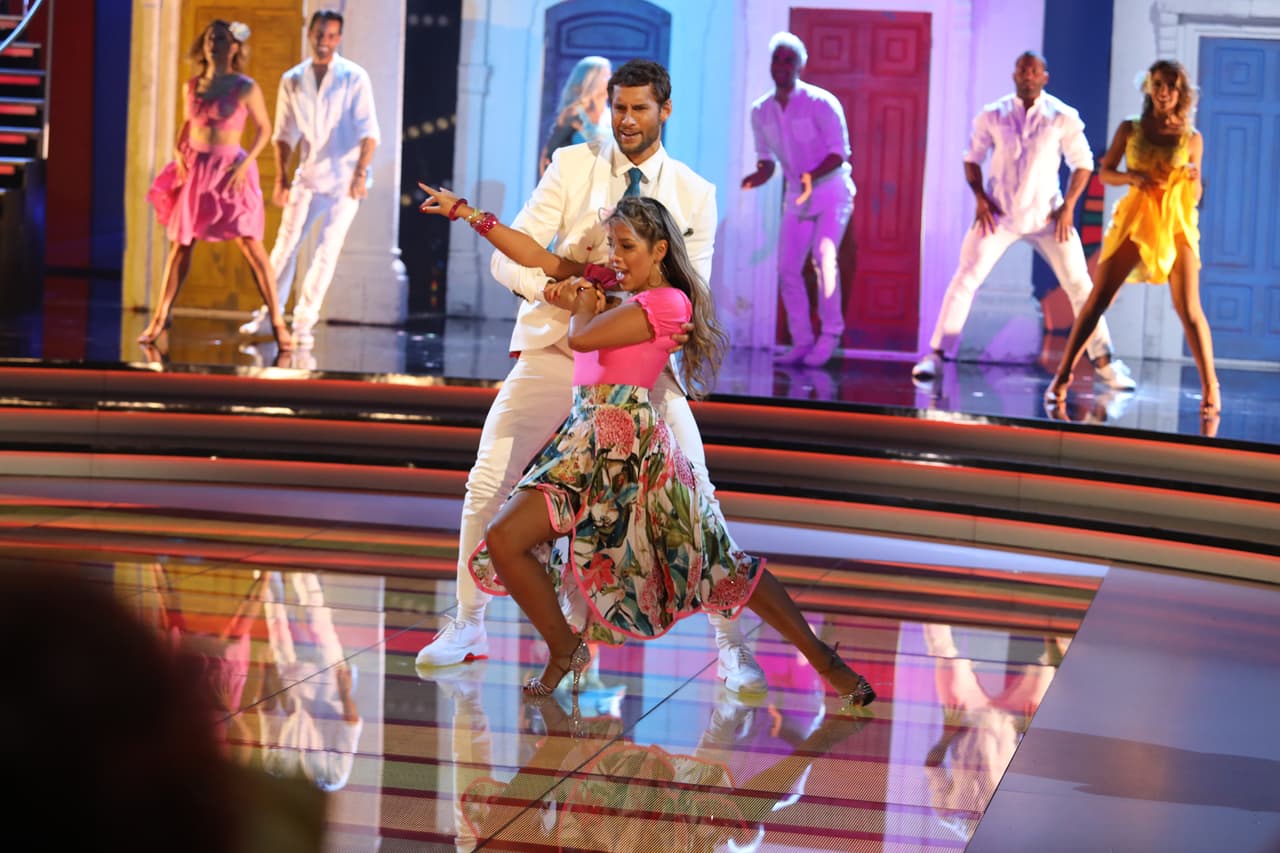 Su último baile fue una salsa y contra todo pronóstico, los jueces le echaron puras flores.