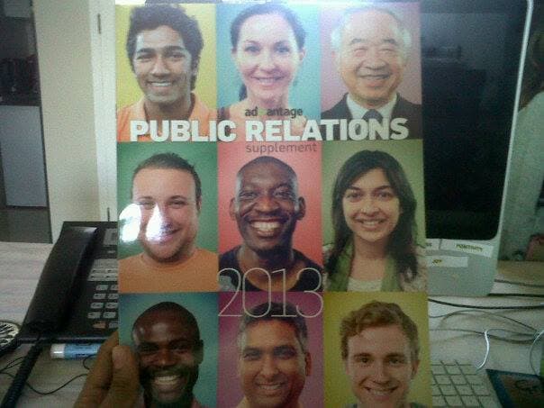 Fue entonces cuando otro amigo le recordó una sesión de fotos que se hicieron juntos hace unos años. 
<br>