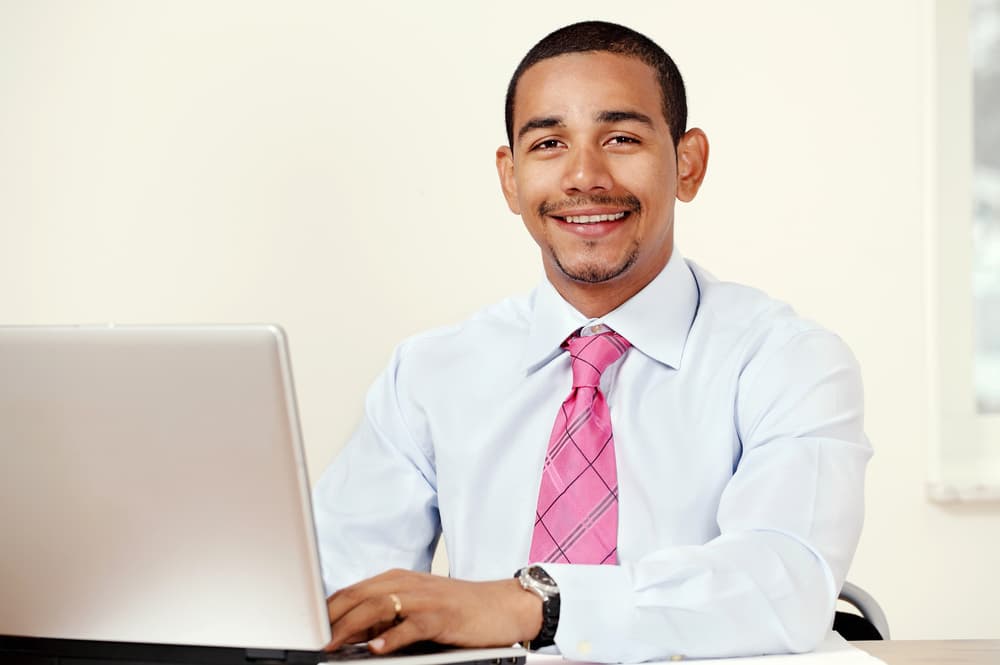 A pesar de cierto desajuste inicial en horas tempranas, tu trabajo marcha admirablemente y hasta se te presentarán oportunidades para poder incrementar tu salario y obtener una posición extra la cual será muy ventajosa para ti.