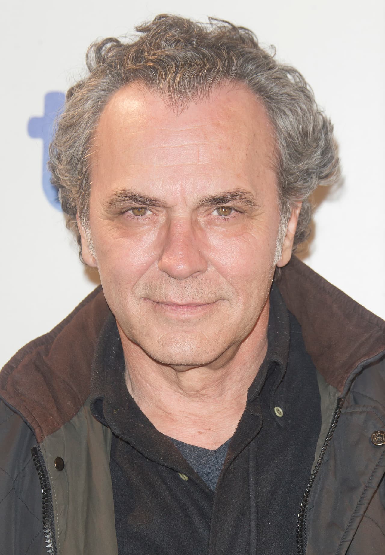 El reconocido actor español, ganador del Premio Goya, llega a la pantalla de UniMás en El Príncipe como el apuesto y veterano policía Fran ¿Dejarías que te capture?