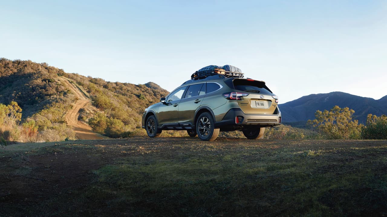 La Subaru Outback 2020 ofrece por primera vez en 10 años un motor turboalimentado. Se trata de una unidad de 4 cilindros Boxer de pistones opuestos, de 2.4 litros de desplazamiento que desarrolla 
<b>260 caballos de fuerza</b> y 277 lb-pie, la más potente en la historia de la Outback, que puede remolcar hasta 3,500 libras y que sustituye al antiguo 6 cilindros Boxer. El otro motor disponible es un 4 cilindros, también Boxer, de 2.4 litros que desarrolla 1
<b>82 caballos de fuerza </b>y 176 lb-pie de torque. Ambos motores vienen acoplados a una transmisión continua variable con una función manual que simula 8 cambios.