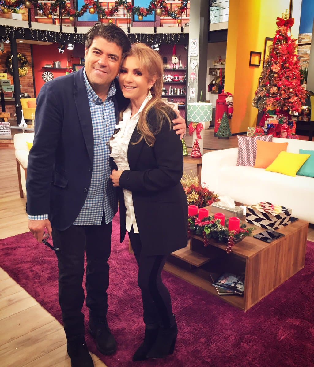 La guapa actriz mexicana, Daniela Castro, nos alegró el día con su visita a 'Hoy'.