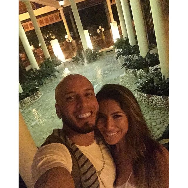 "Uste es la causante de tanta felicidad ...Dios te bendiga mujer ...eres mi una en un millon princesa E (sic)", escribió en Instagram sobre su novia, identificada como Evelyn Montilla.