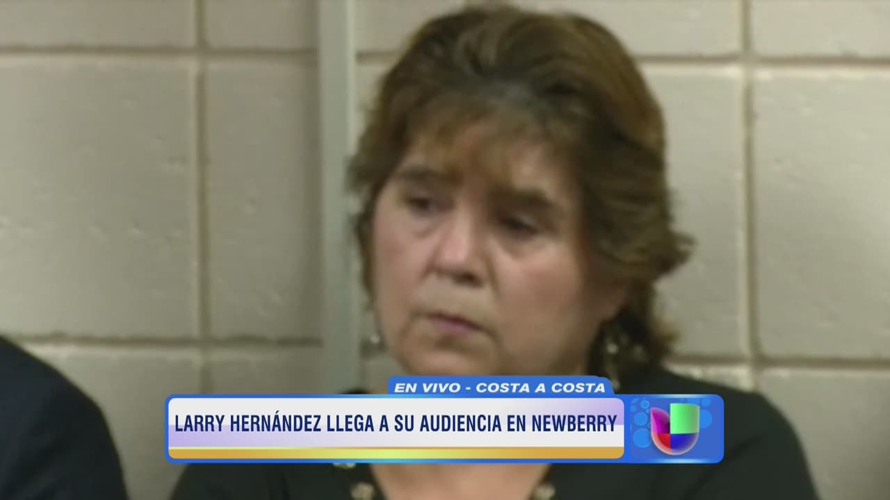 Mientras Larry estaba frente al juez, su madre Manuela, con notable preocupación, no dejó de orar, como lo hizo desde que el caso se tornó incierto.