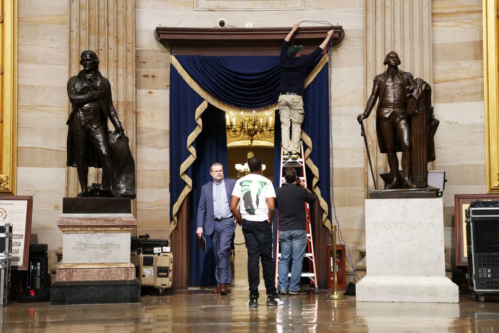 La Fuerza de Tarea Conjunta de la Región de la Capital Nacional trabaja para reorganizar el desfile, que normalmente incluye bandas de música y participantes de todo el país a lo largo de la ruta desde el Capitolio hasta la Casa Blanca.